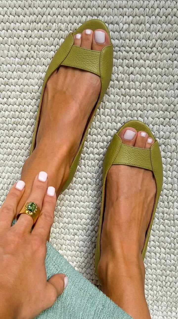 Adelina™ Chic Comfort Gold Sandals